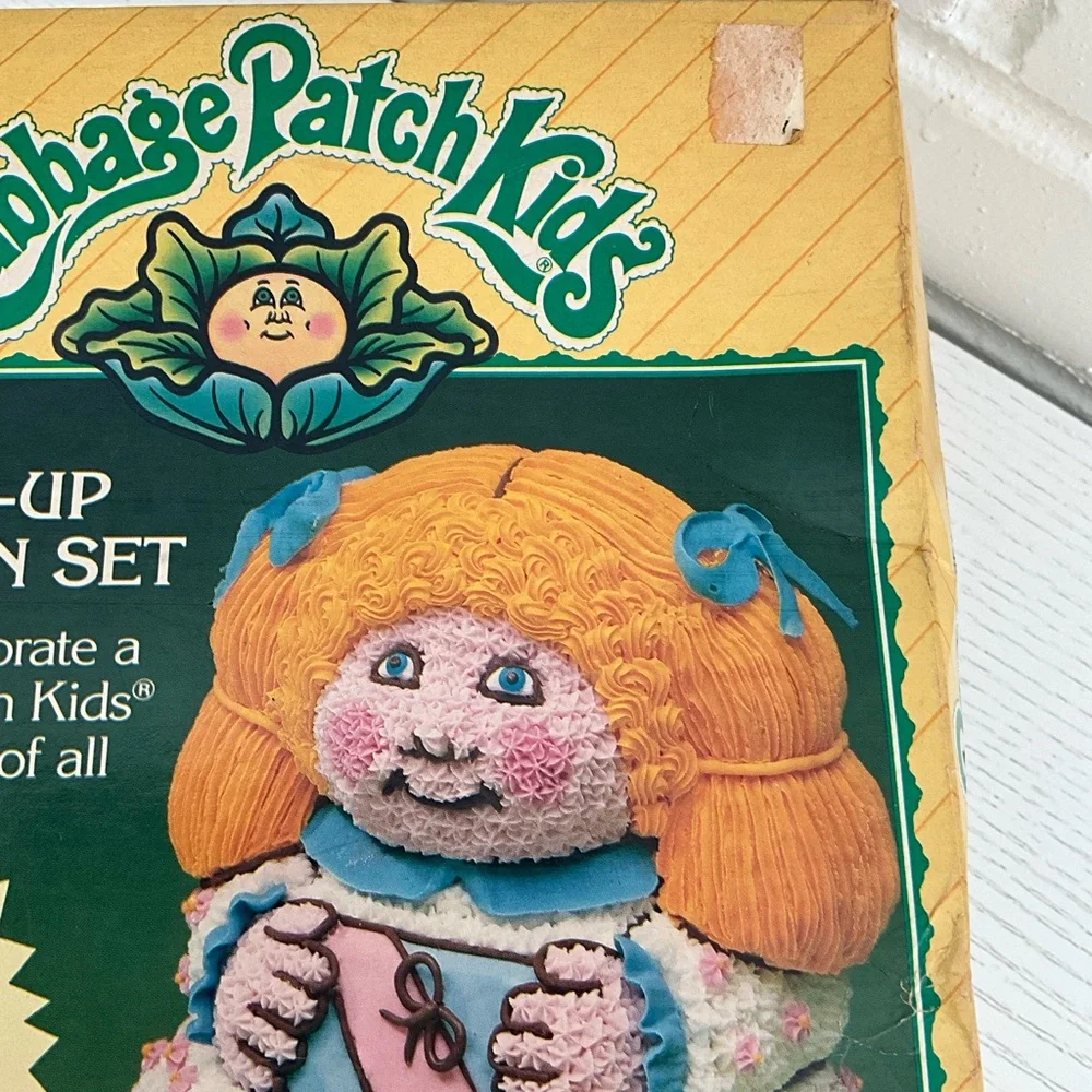 Box Never Opened-Old Style-Wilton Cabbage Patch Kids Stand-Up Cake Pan Set